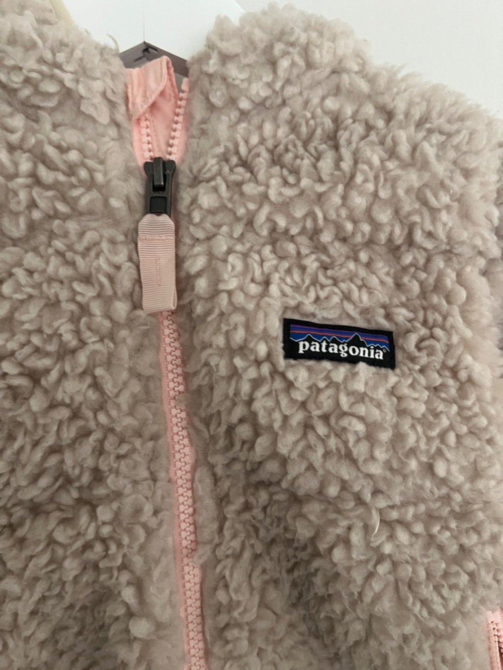 Patagonia Baby 12-18 mos Recycled Hi-Loft Parka - Picture 3 of 10